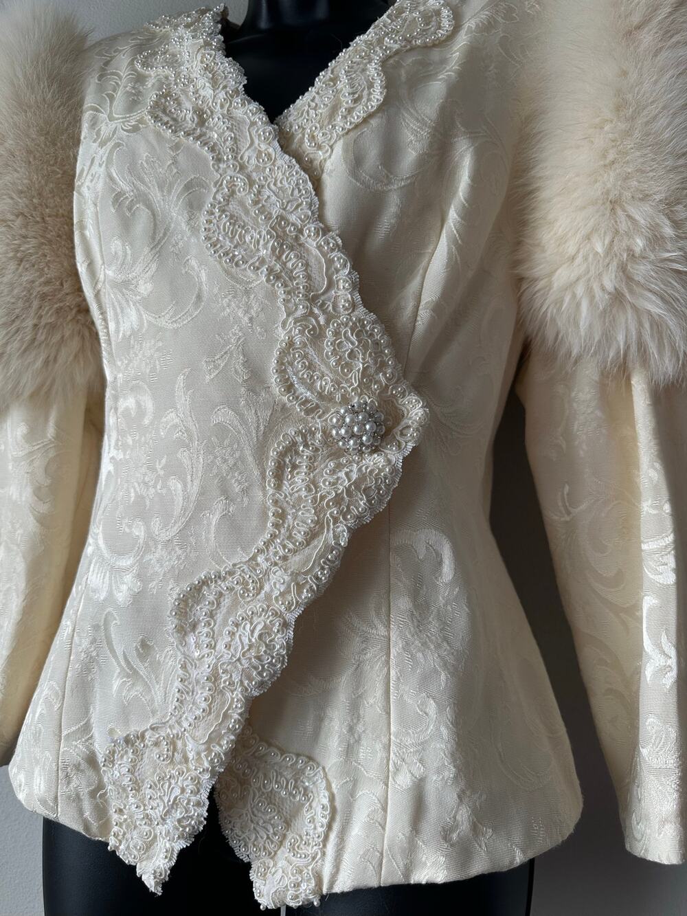 Vintage 80s Ivory Bridal Brocade Jacket Real Fur Pearl Beaded Winter Wedding